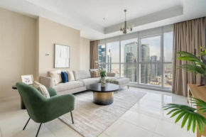 Beautiful 1BR Apt on High Floor with Partial Sea View